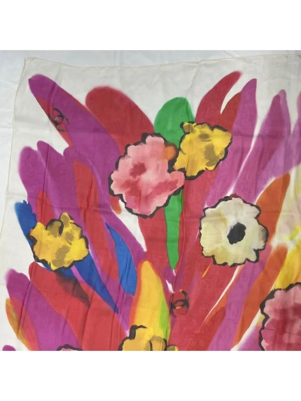 Chanel Super Large Scarf - Picture 4 of 11